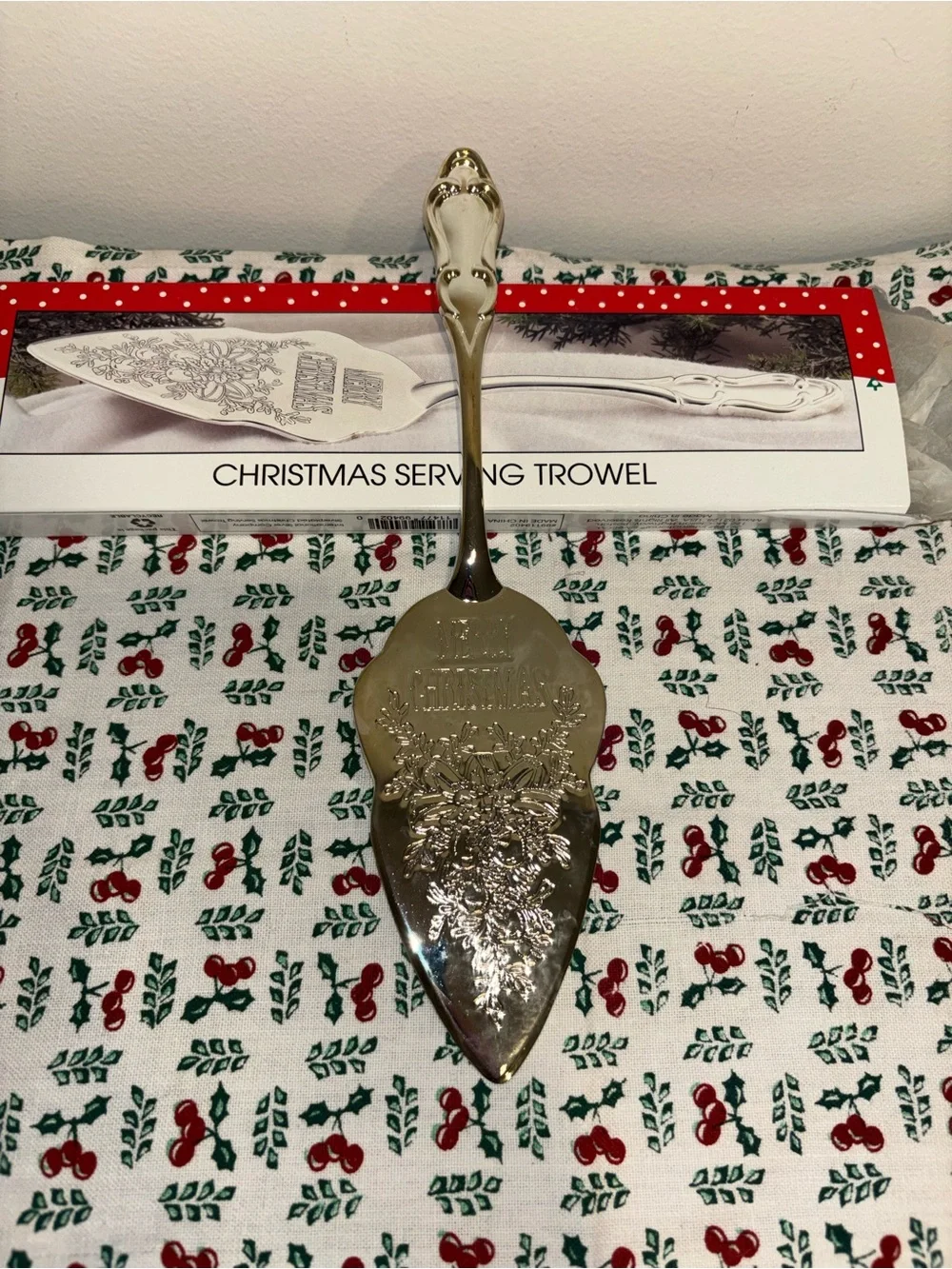 Christmas Serving Trowel in Silver - Picture 2 of 6